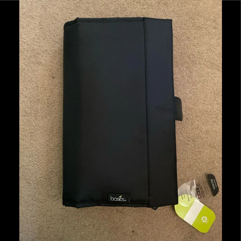 NWT Makeup and Shower Organizer